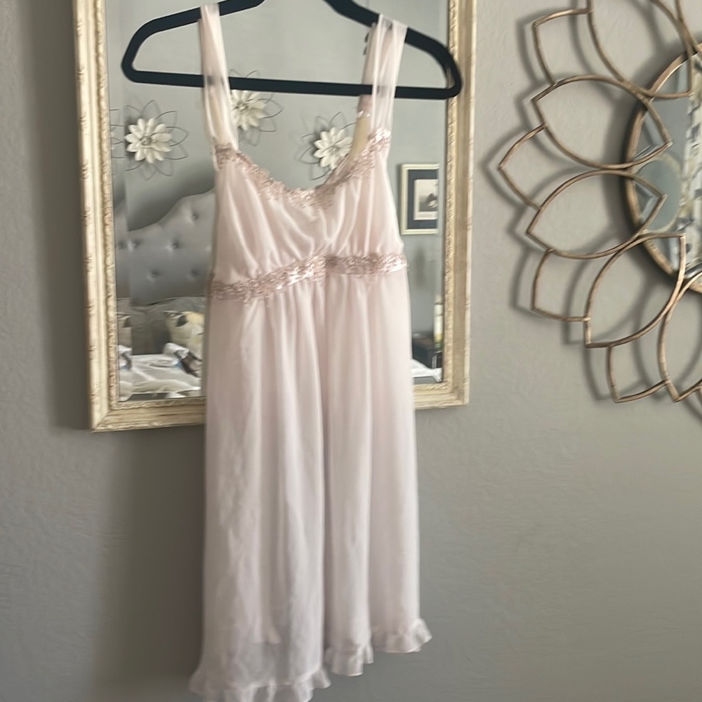 Soft pink negligee, size med